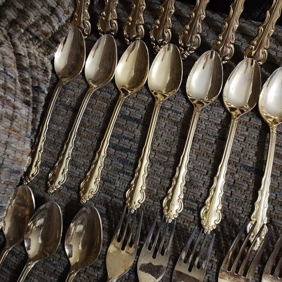 Rogers Golden Melody Flatware Set Gold Electroplated Stainless Steel 34pcs - Picture 4 of 16